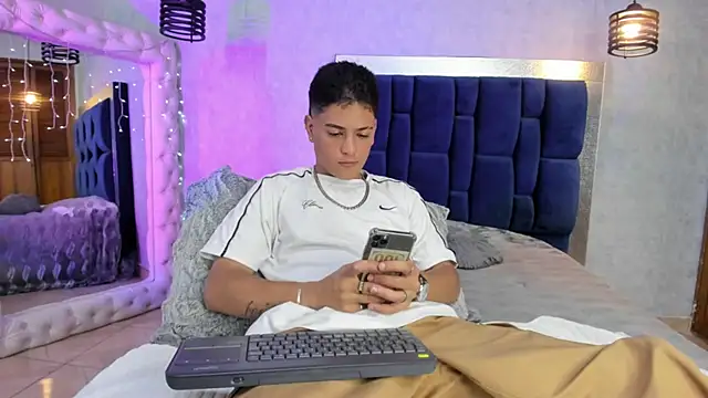 Levy Steve online show from 14, 12, 2025