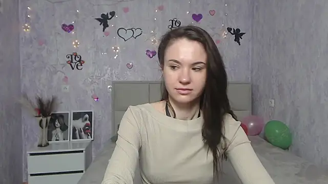 Snapshot of KaraCriegs chatting on 4, 2, 2025 KaraCriegs online show from 4, 2, 2025