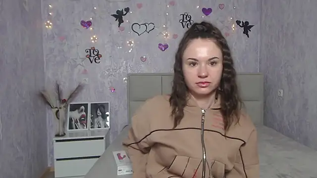 Snapshot of KaraCriegs chatting on 17, 2, 2025 KaraCriegs online show from 17, 2, 2025