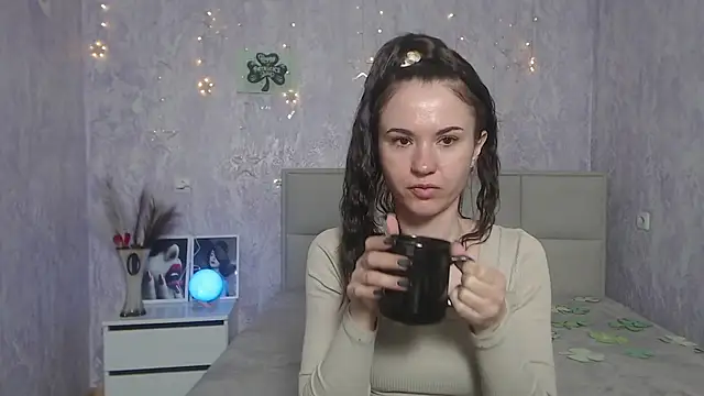 Snapshot of KaraCriegs chatting on 14, 3, 2025 KaraCriegs online show from 14, 3, 2025