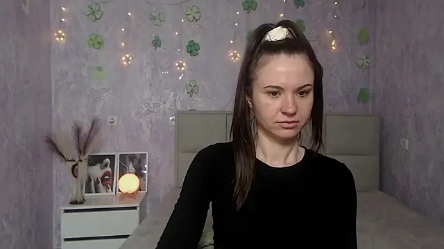 Snapshot of KaraCriegs chatting on 23, 3, 2025 KaraCriegs online show from 23, 3, 2025