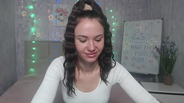 KaraCriegs online show from 4, 10, 2025