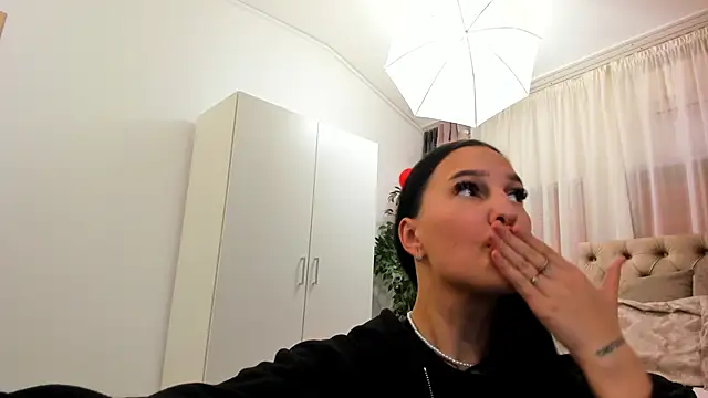 OliviaRimes online show from 20, 2, 2025