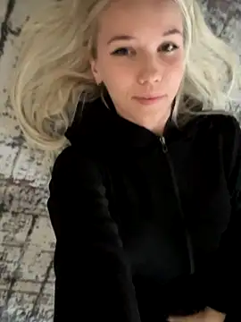 Snapshot of ShhhO_O chatting on 6, 10, 2025 ShhhO O online show from 6, 10, 2025