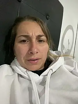 Iris love18 online show from 16, 2, 2025