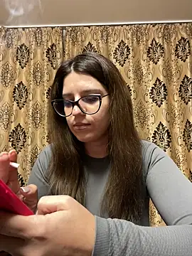 NadiraNoor online show from 22, 2, 2025