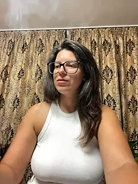 NadiraNoor online show from 22, 7, 2026