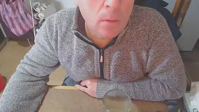 Snapshot of zerx40 chatting on 18, 12, 2025 zerx40 online show from 18, 12, 2025