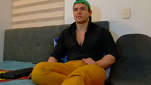 Snapshot of MarksMuscle chatting on 6, 3, 2026 MarksMuscle online show from 6, 3, 2026