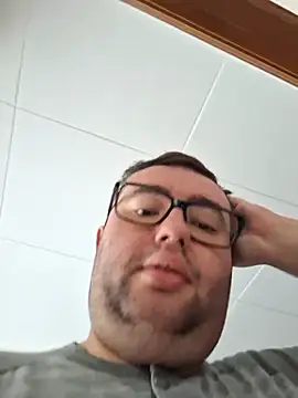 Snapshot of Javier_bear chatting on 10, 11, 2025 Javier bear online show from 10, 11, 2025