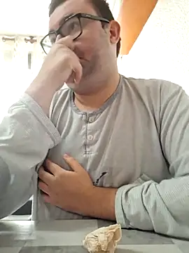 Snapshot of Javier_bear chatting on 30, 11, 2025 Javier bear online show from 30, 11, 2025