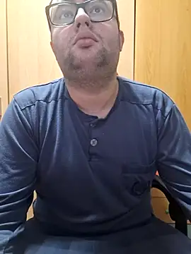 Snapshot of Javier_bear chatting on 3, 12, 2025 Javier bear online show from 3, 12, 2025