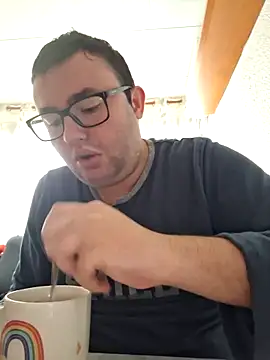 Snapshot of Javier_bear chatting on 14, 12, 2025 Javier bear online show from 14, 12, 2025