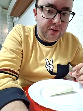 Javier bear online show from 15, 3, 2026