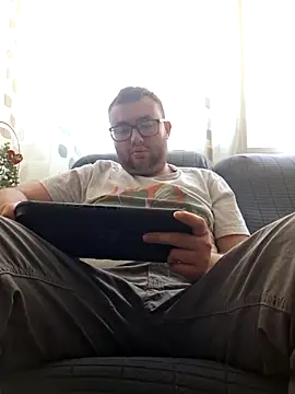 Javier bear online show from 28, 4, 2026