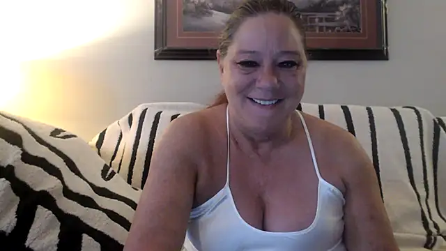 Snapshot of LexxiLeeds chatting on 13, 5, 2026 LexxiLeeds online show from 13, 5, 2026