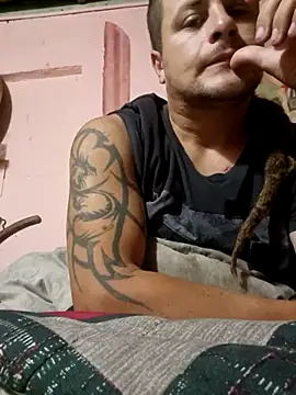 TusOjitosClaros69 online show from 20, 3, 2025