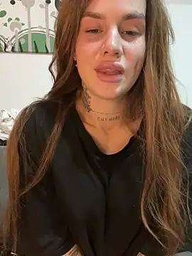 Snapshot of EmiliaCatalina chatting on 17, 3, 2025 EmiliaCatalina online show from 17, 3, 2025