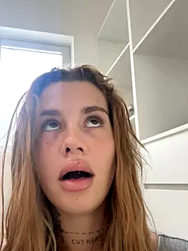 Snapshot of EmiliaCatalina chatting on 30, 10, 2025 EmiliaCatalina online show from 30, 10, 2025