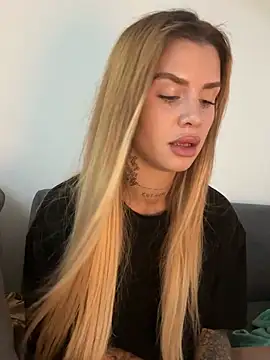 Snapshot of EmiliaCatalina chatting on 15, 1, 2026 EmiliaCatalina online show from 15, 1, 2026