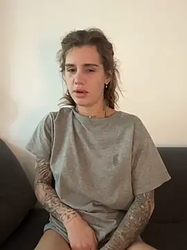 Snapshot of EmiliaCatalina chatting on 15, 2, 2026 EmiliaCatalina online show from 15, 2, 2026