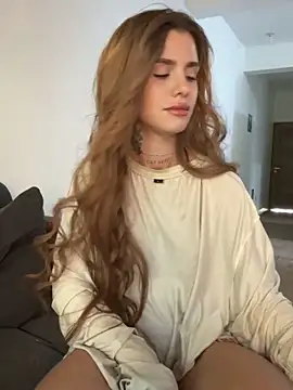 EmiliaCatalina online show from 13, 3, 2026