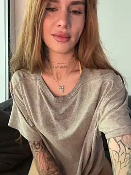 EmiliaCatalina online show from 17, 5, 2026