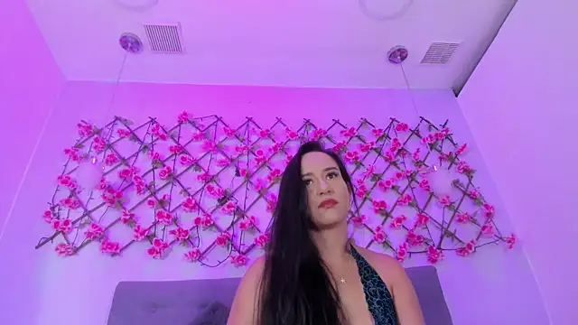 victoria cooper3 online show from 24, 1, 2025
