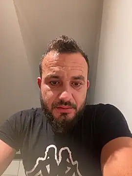 Snapshot of cosmin9000 chatting on 4, 10, 2025 cosmin9000 online show from 4, 10, 2025