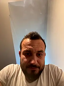 Snapshot of cosmin9000 chatting on 11, 10, 2025 cosmin9000 online show from 11, 10, 2025