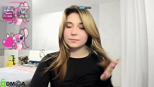 SweetMonicka online show from 2, 2, 2025