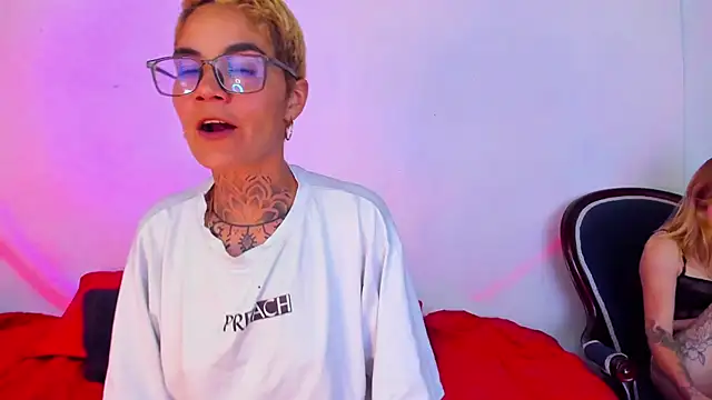 Snapshot of anaroman01 chatting on 11, 12, 2024 anaroman01 online show from 11, 12, 2024