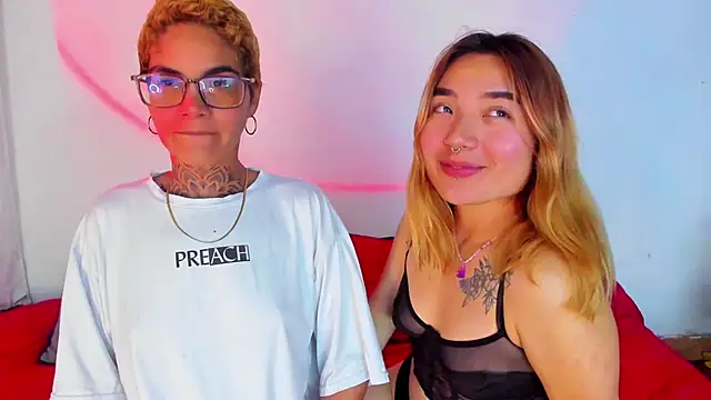 Snapshot of anaroman01 chatting on 12, 12, 2024 anaroman01 online show from 12, 12, 2024