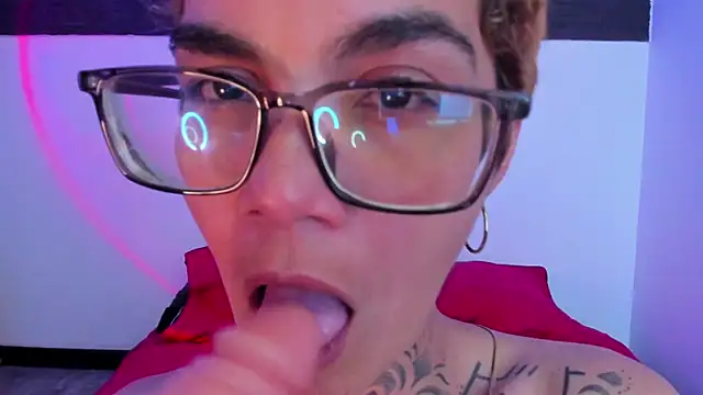 Snapshot of anaroman01 chatting on 21, 12, 2024 anaroman01 online show from 21, 12, 2024