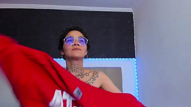 Snapshot of anaroman01 chatting on 10, 9, 2025 anaroman01 online show from 10, 9, 2025