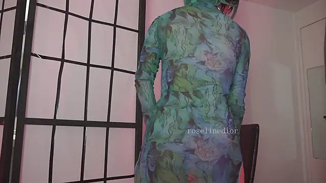 Snapshot of roselinedior chatting on 20, 4, 2026 roselinedior online show from 20, 4, 2026