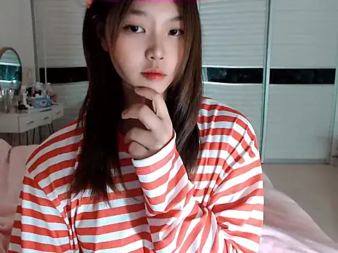 Snapshot of -Lucky_Girl chatting on 10, 12, 2024 -Lucky Girl online show from 10, 12, 2024