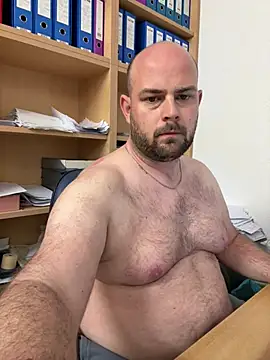 bearlover992 online show from 16, 3, 2025