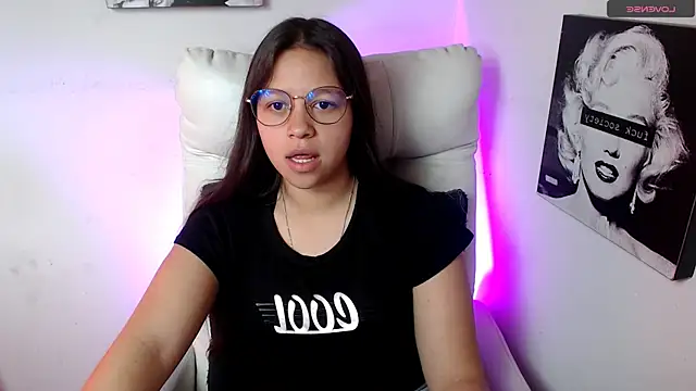 Snapshot of SamanthaRoldaan chatting on 20, 1, 2025 SamanthaRoldaan online show from 20, 1, 2025