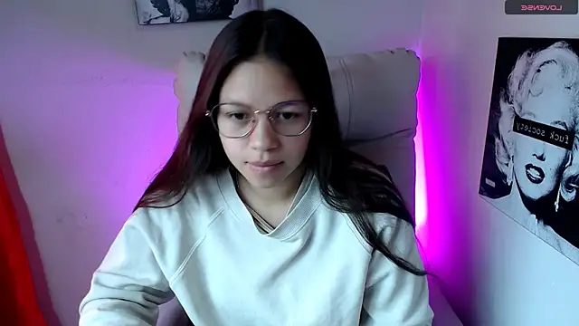Snapshot of SamanthaRoldaan chatting on 2, 3, 2025 SamanthaRoldaan online show from 2, 3, 2025