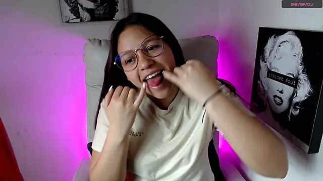 Snapshot of SamanthaRoldaan chatting on 2, 3, 2025 SamanthaRoldaan online show from 2, 3, 2025