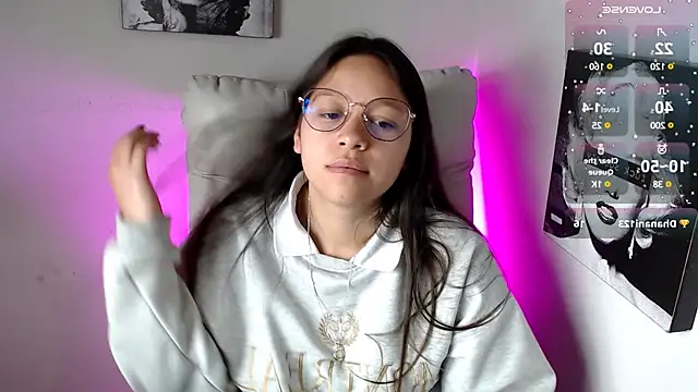 Snapshot of SamanthaRoldaan chatting on 4, 3, 2025 SamanthaRoldaan online show from 4, 3, 2025