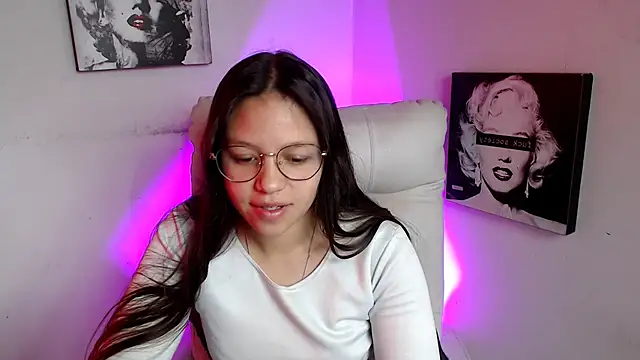Snapshot of SamanthaRoldaan chatting on 17, 3, 2025 SamanthaRoldaan online show from 17, 3, 2025