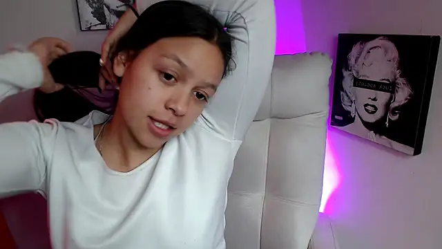 Snapshot of SamanthaRoldaan chatting on 17, 3, 2025 SamanthaRoldaan online show from 17, 3, 2025