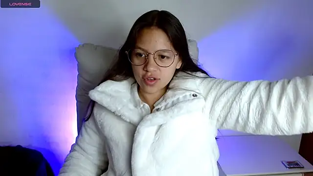Snapshot of SamanthaRoldaan chatting on 19, 3, 2025 SamanthaRoldaan online show from 19, 3, 2025