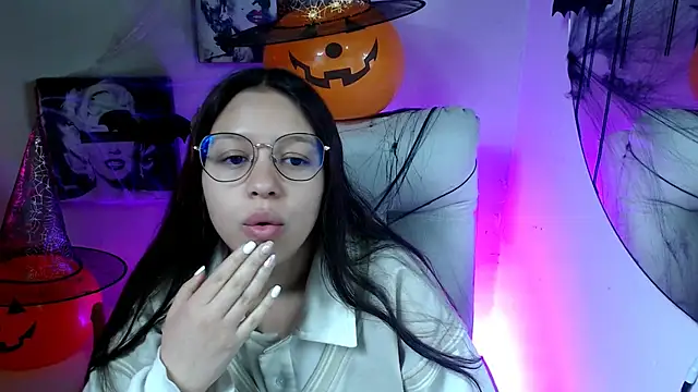 Snapshot of SamanthaRoldaan chatting on 14, 10, 2025 SamanthaRoldaan online show from 14, 10, 2025