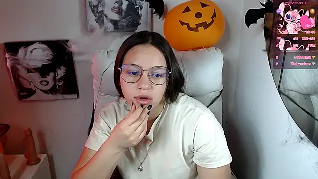 Snapshot of SamanthaRoldaan chatting on 26, 10, 2025 SamanthaRoldaan online show from 26, 10, 2025