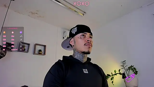 Snapshot of JordanSmiith_ chatting on 1, 2, 2025 JordanSmiith  online show from 1, 2, 2025