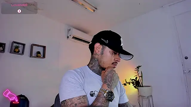 Snapshot of JordanSmiith_ chatting on 14, 2, 2025 JordanSmiith  online show from 14, 2, 2025