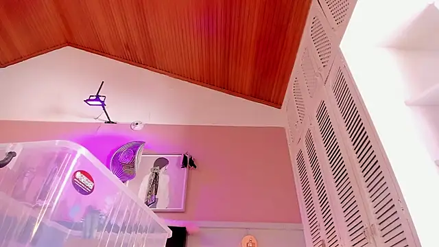 chloe watson  online show from 16, 9, 2025